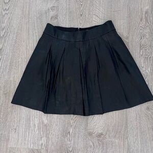 Genuine leather Banana Republic pleated skirt
